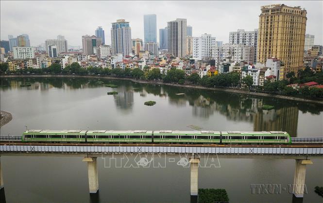 Sau 15 năm mở rộng địa giới hành chính, hạ tầng giao thông Hà Nội phát triển ra sao? - Ảnh 4.