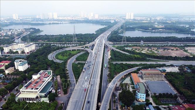 Sau 15 năm mở rộng địa giới hành chính, hạ tầng giao thông Hà Nội phát triển ra sao? - Ảnh 7.