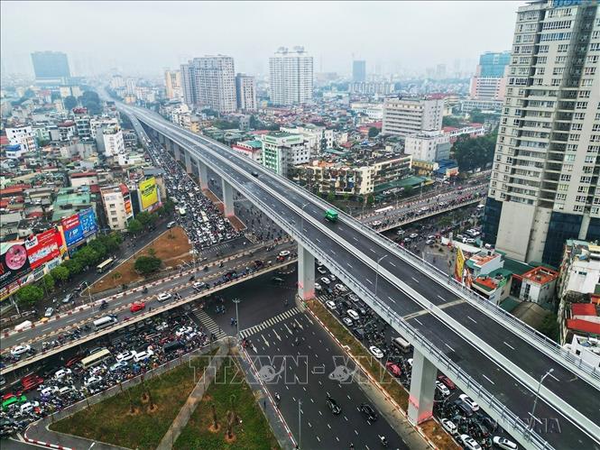 Sau 15 năm mở rộng địa giới hành chính, hạ tầng giao thông Hà Nội phát triển ra sao? - Ảnh 9.
