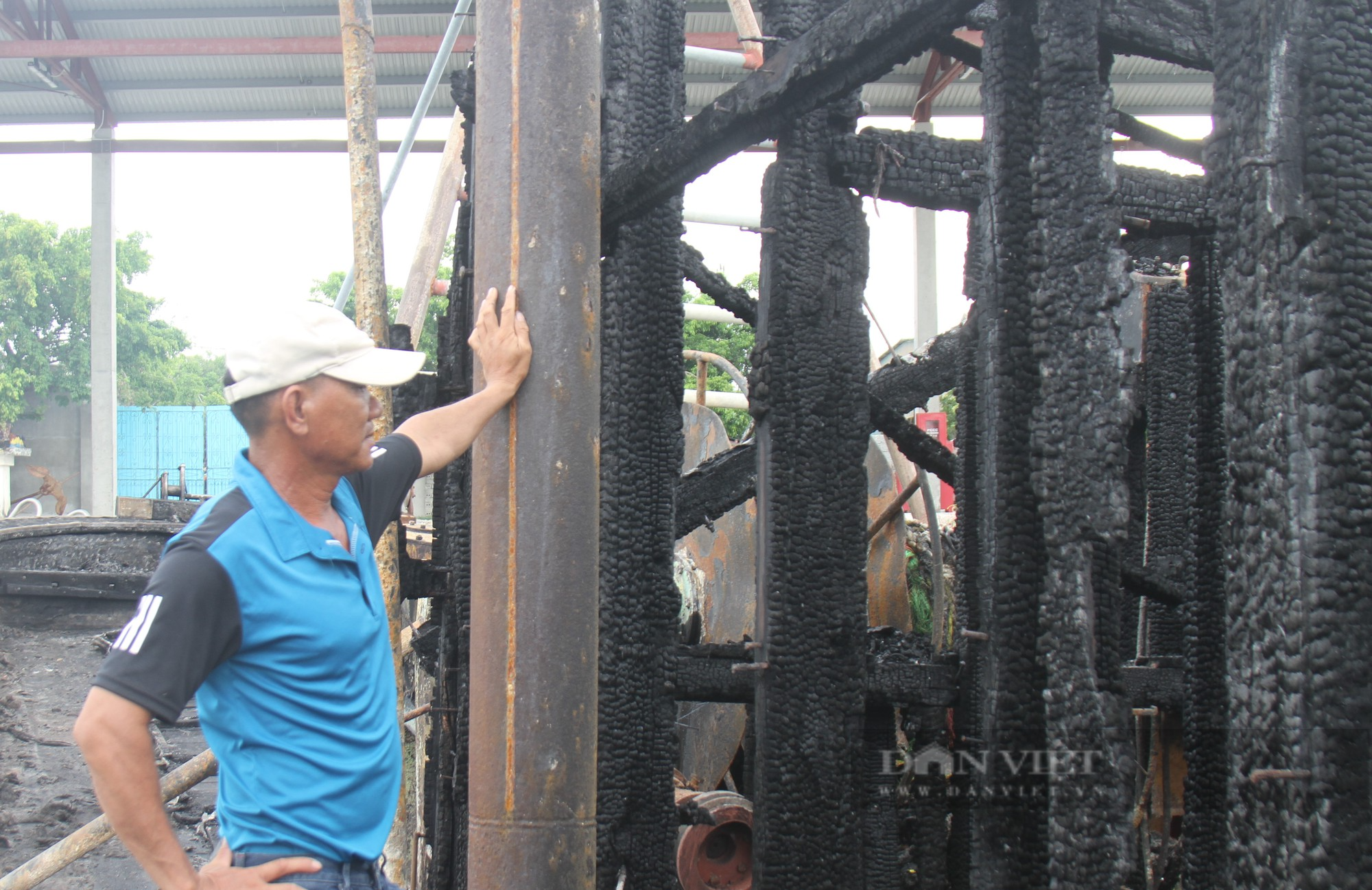 Vụ hàng loạt tàu cá bị nhấn chìm trong biển lửa: Chủ tàu hoảng loạn, trắng tay sau vụ hỏa hoạn kinh hoàng - Ảnh 8.