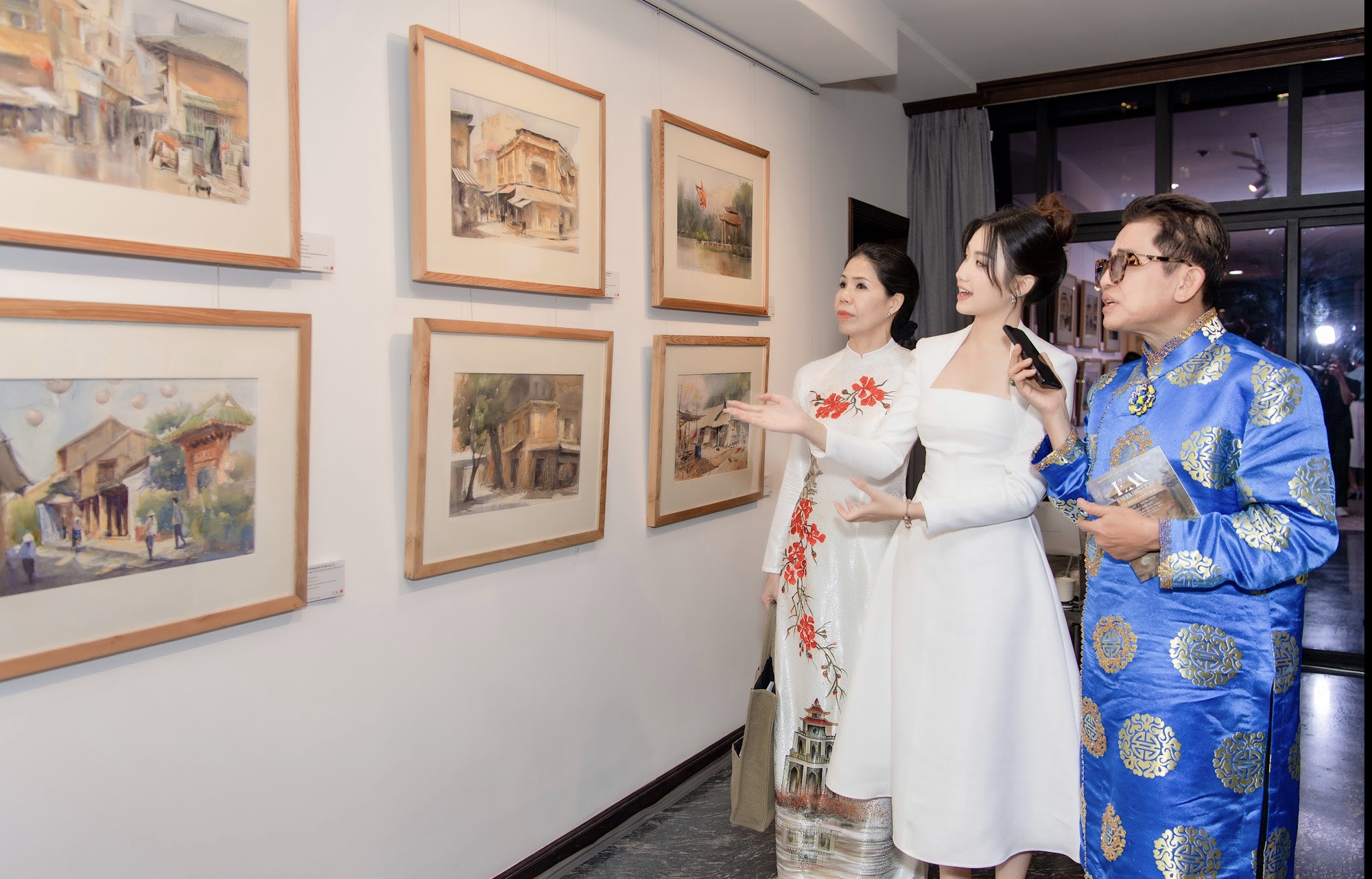Hoa hậu Ý Nhi đồng hành cùng triển lãm tranh thiện nguyện của hoạ sĩ trẻ Phan Anh Thư  - Ảnh 5.