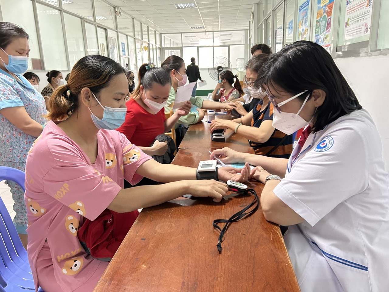 1.000 công nhân Công ty TNHH PouYuen Việt Nam được khám bệnh miễn phí - Ảnh 3.