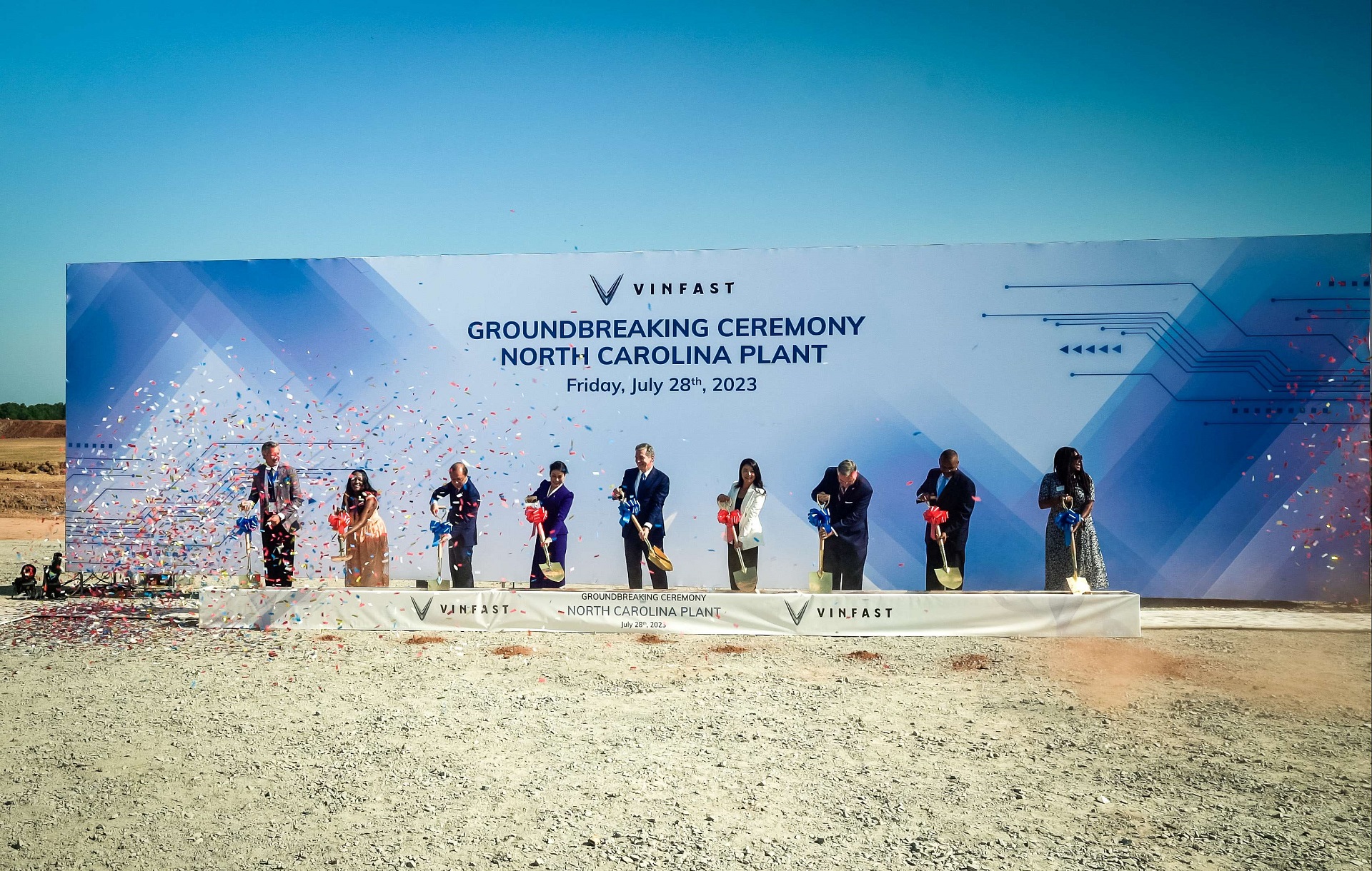 Nghi thức khởi công / Groundbreaking ceremony Nghi thức khởi công / Groundbreaking ceremony