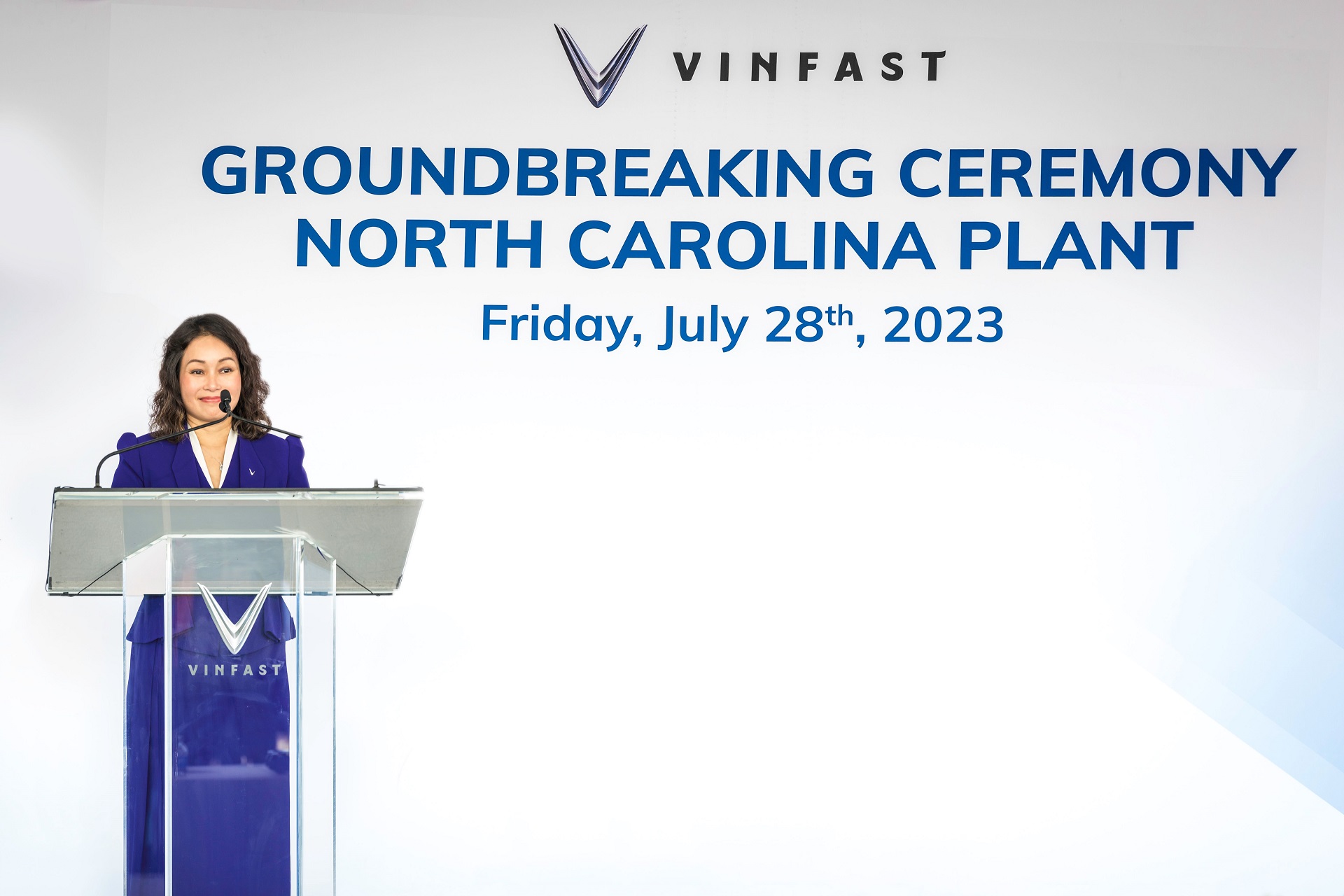 Bà Lê Thị Thu Thủy, Phó Chủ tịch Vingroup kiêm Chủ tịch VinFast / Madam Thuy Le, Vice Chairwoman of Vingroup and CEO of VinFast Auto. Bà Lê Thị Thu Thủy, Phó Chủ tịch Vingroup kiêm Chủ tịch VinFast / Madam Thuy Le, Vice Chairwoman of Vingroup and CEO of VinFast Auto.
