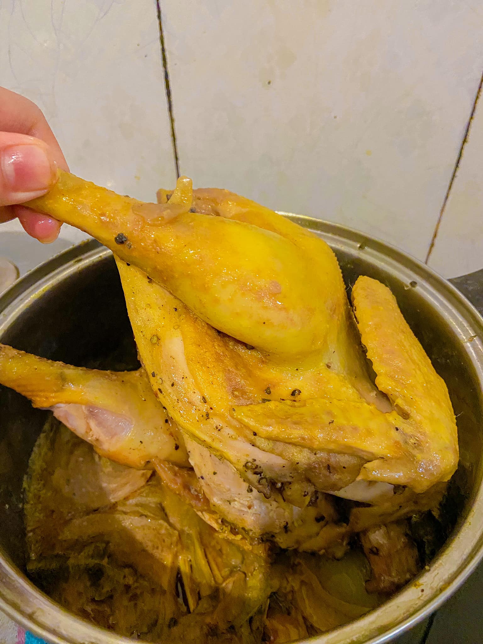 Để thịt gà ngon đừng đem luộc mà làm theo cách này, đảm bảo giữ được độ ngọt và rất thơm - Ảnh 4.