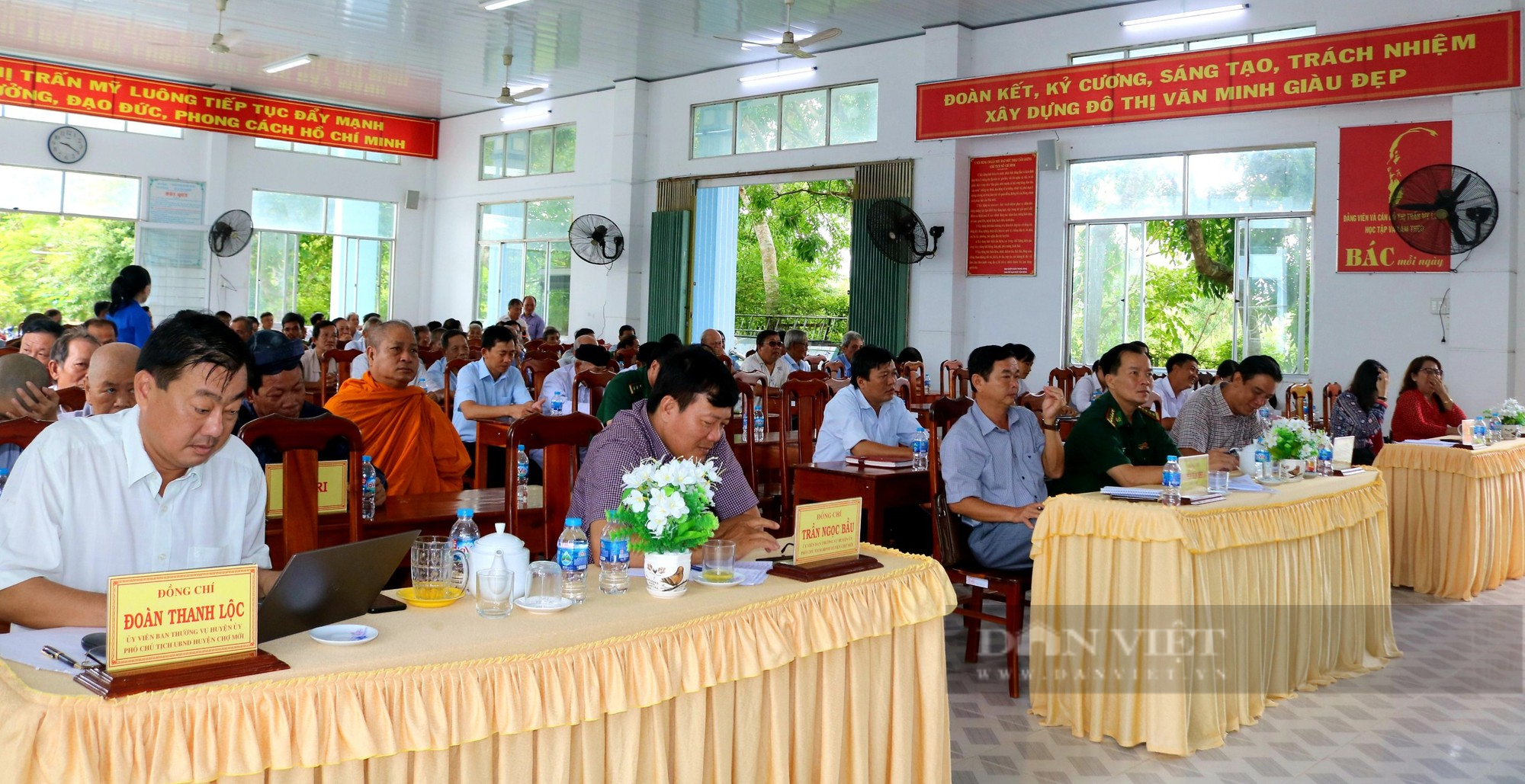 Chủ tịch Hội NDVN và đoàn ĐBQH tỉnh An Giang tiếp xúc cử tri sau Kỳ họp thứ năm tại huyện Chợ Mới - Ảnh 2.