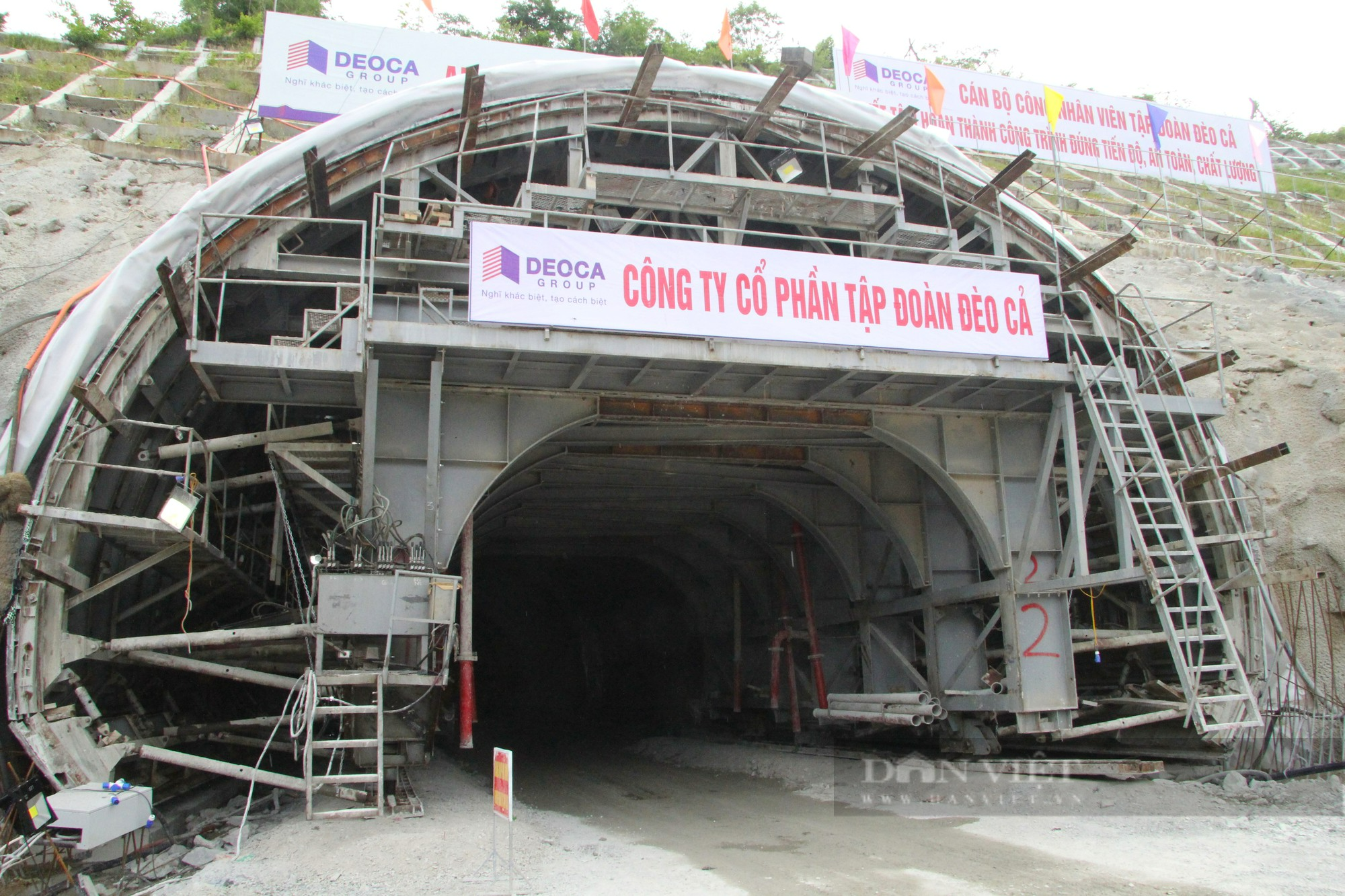 Thông hầm xuyên núi Vung trên cao tốc Cam Lâm - Vĩnh Hảo qua Ninh Thuận - Ảnh 3.