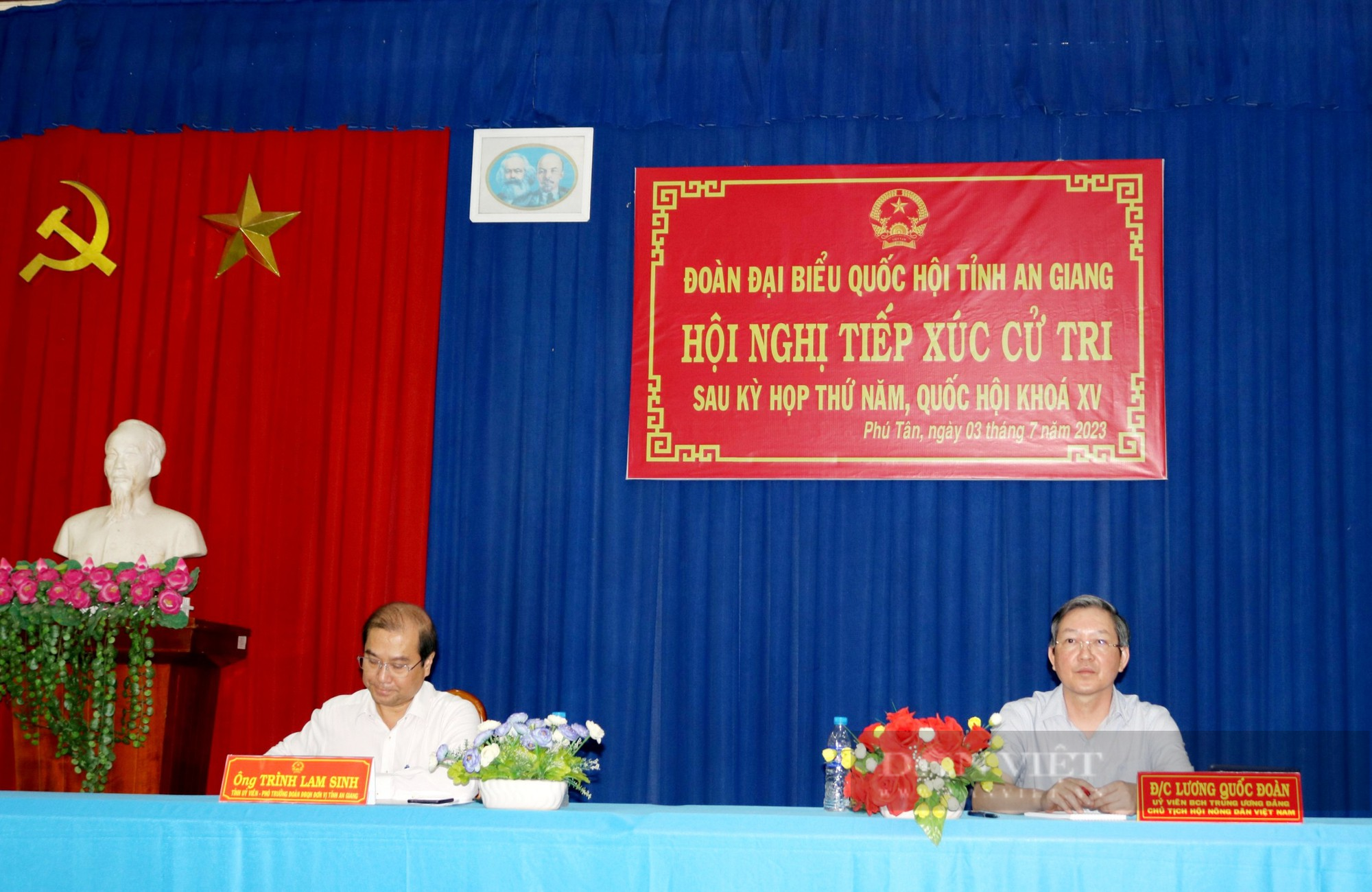 Chủ tịch Trung ương Hội NDVN Lương Quốc Đoàn và đoàn đại biểu Quốc hội tỉnh An Giang tiếp xúc cử tri huyện Phú Tân- Ảnh 1.