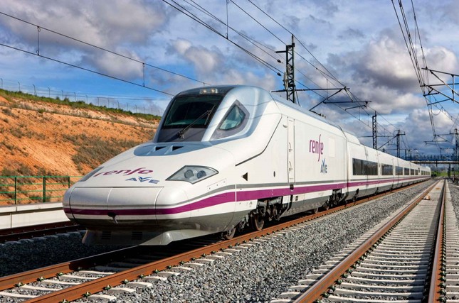 Đề xuất Thủ tướng lập tổ công tác nghiên cứu đường sắt tốc độ cao Bắc - Nam - Ảnh 1.
