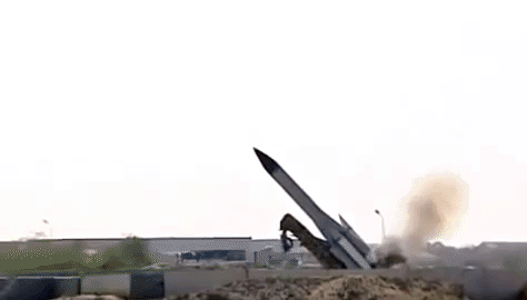 Nga đánh chặn thành công tên lửa S-200 - Ảnh 1.