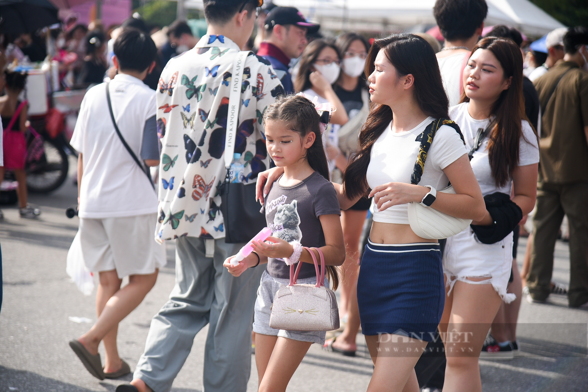 Fan girl vượt gần 2.000 km để &quot;cháy&quot; hết mình với 2 đêm diễn Blackpink - Ảnh 10.