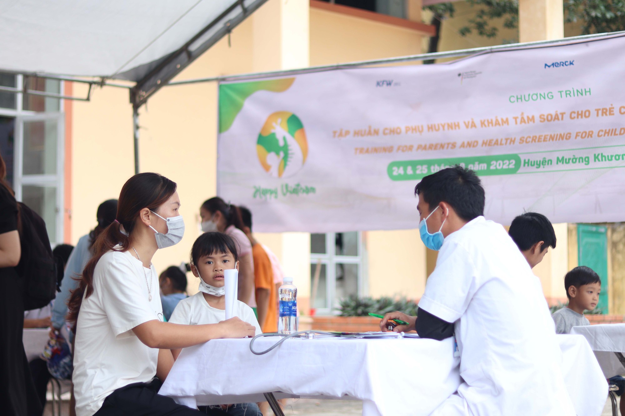 Happy Việt Nam: Cải thiện tình trạng trẻ thấp còi, suy dinh dưỡng - Ảnh 1.