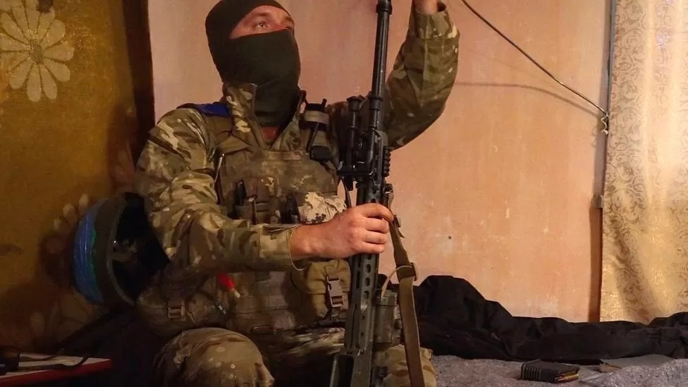 Đội lính bắn tía tinh nhuệ Ukraine 'Những bóng ma Bakhmut' khiến quân Nga khiếp sợ hàng đêm - Ảnh 2.