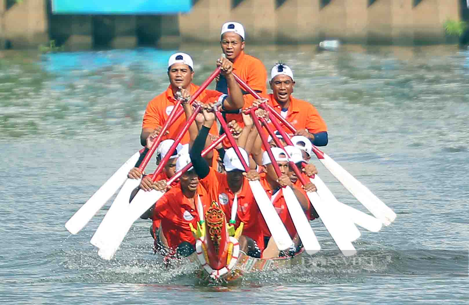 Giải Đua thuyền truyền thống TP.HCM mở rộng: 650 tay chèo sẽ khiến sông Sài Gòn dậy sóng  - Ảnh 2.