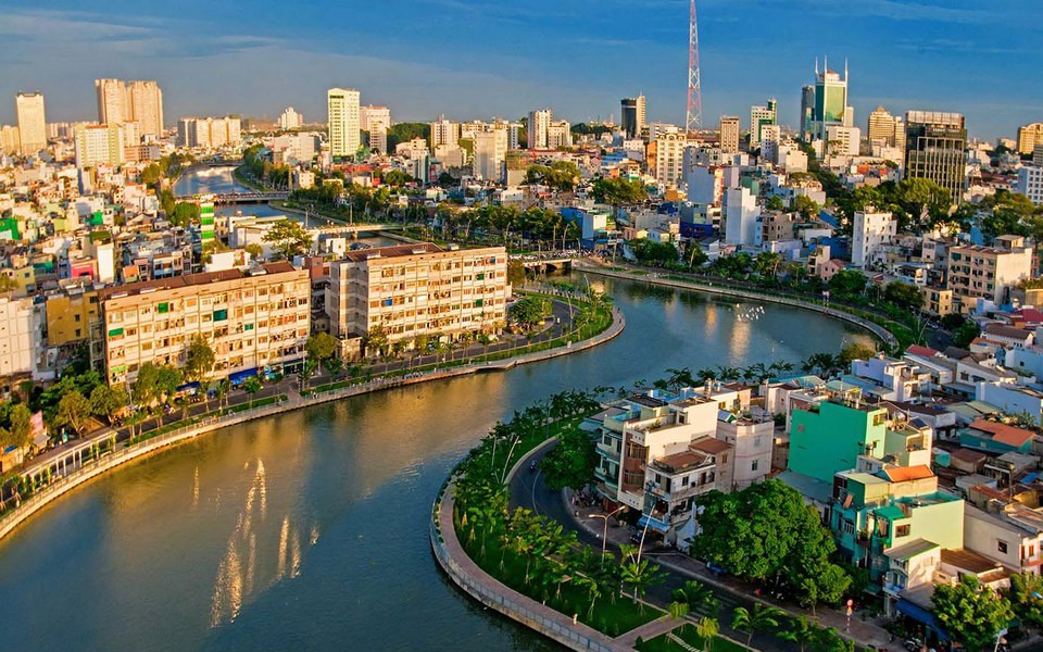 Vietnam Airline giảm 82% giá vé, Vietjet bán vé 0 đồng, loạt nhà hàng Michelin cùng tung khuyến mãi tại Lễ hội sông nước TP.HCM