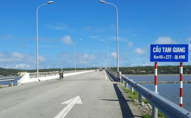 TT-Huế: Vì sao người dân đòi “trả lại tên” cho cây cầu vượt phá Tam Giang?  - Ảnh 1.