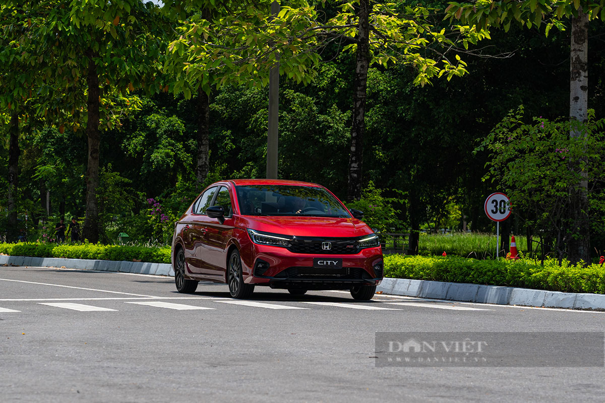 Trải nghiệm thực tế Honda City 2023: Ưu nhược điểm gì cạnh tranh Toyota Vios, Hyundai Accent? - Ảnh 8.