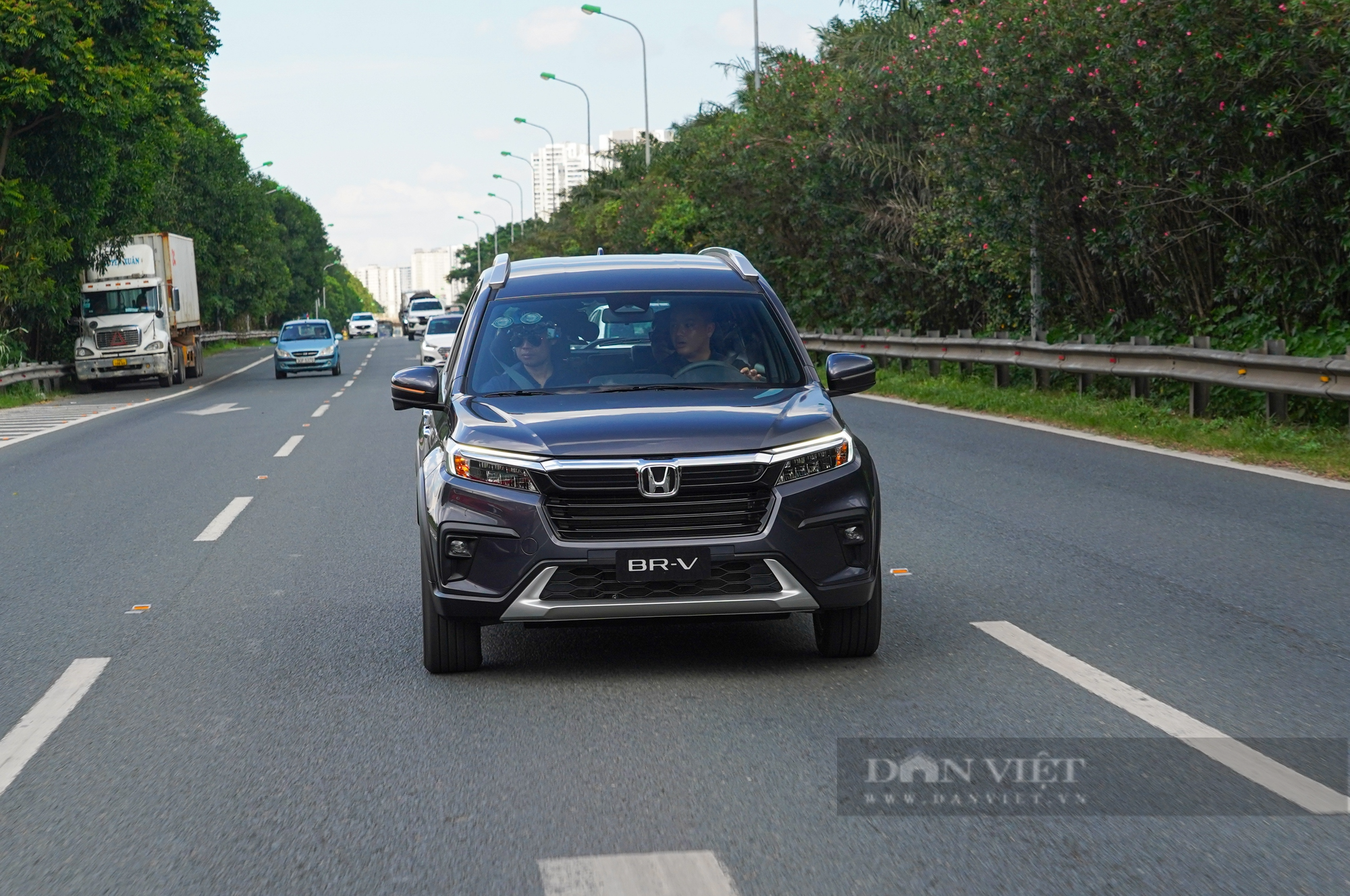 Trải nghiệm vận hành Honda BR-V 2023: Đấu Mitsubishi Xpander bằng động cơ mạnh mẽ và công nghệ an toàn - Ảnh 9.