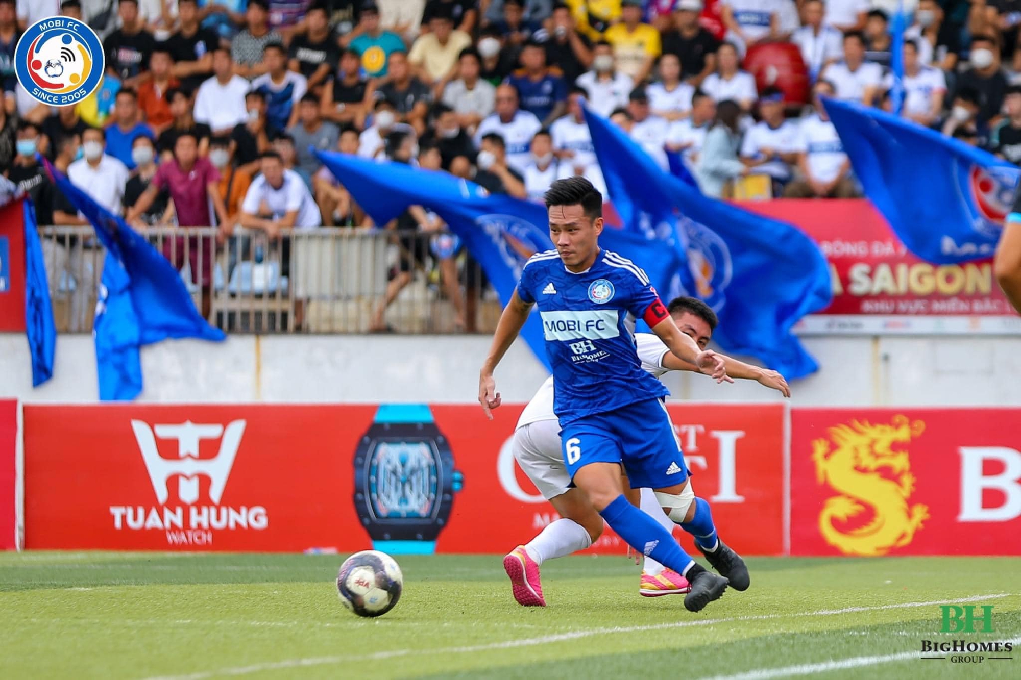 Thủ quân Dương “Híp” nói lời chia tay với FC Mobi - Ảnh 1.