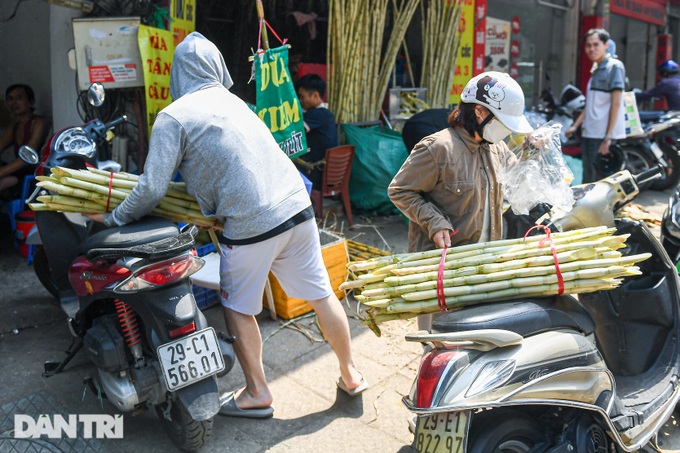 Quán nước mía ở Hà Nội thuê 10 người, ngày bán 6.000 cây thu tiền &quot;khủng&quot; - Ảnh 8.