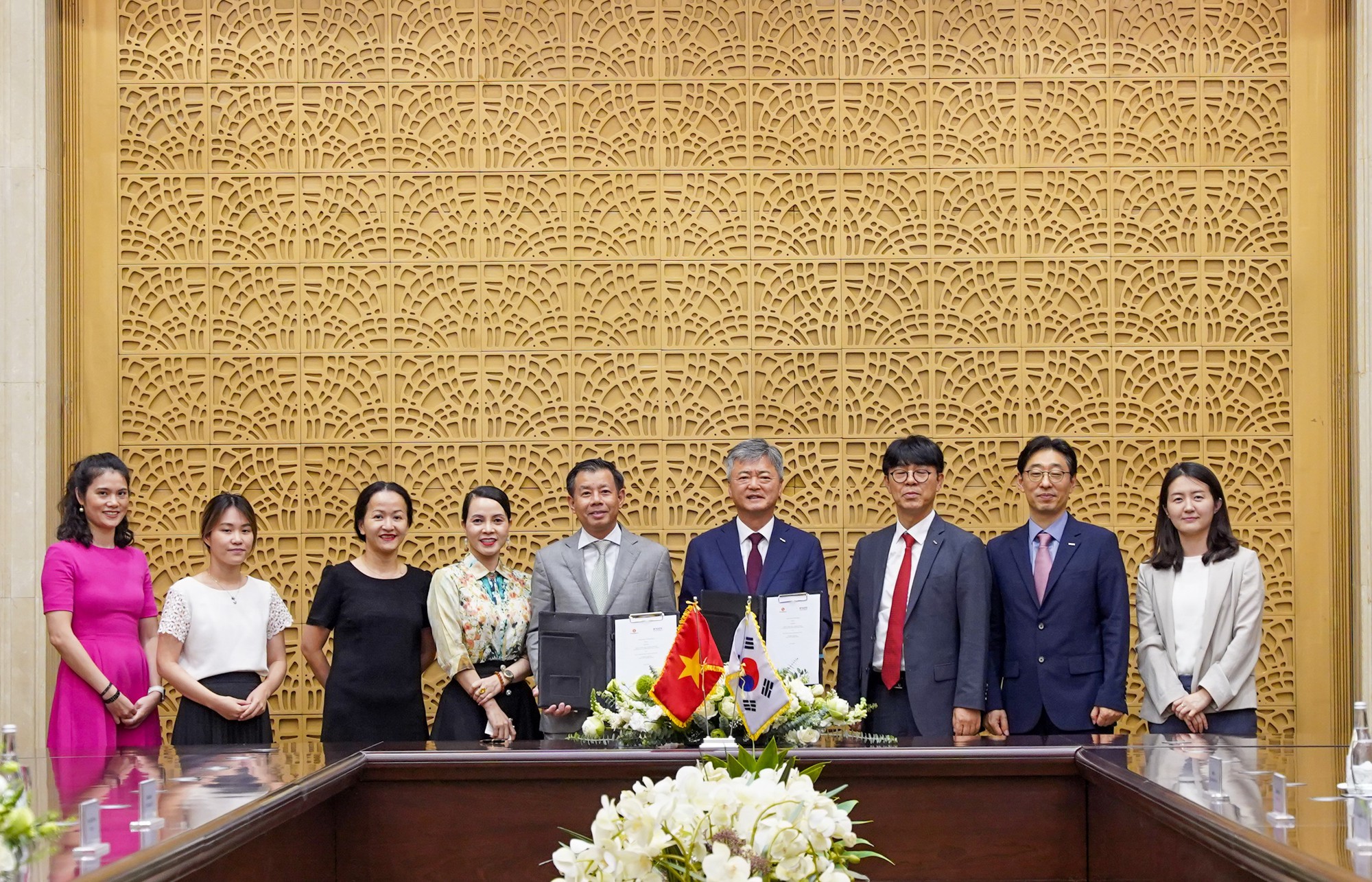 Vingroup và K-Sure ký MoU thúc đẩy hợp tác phát triển kinh tế - Ảnh 1.