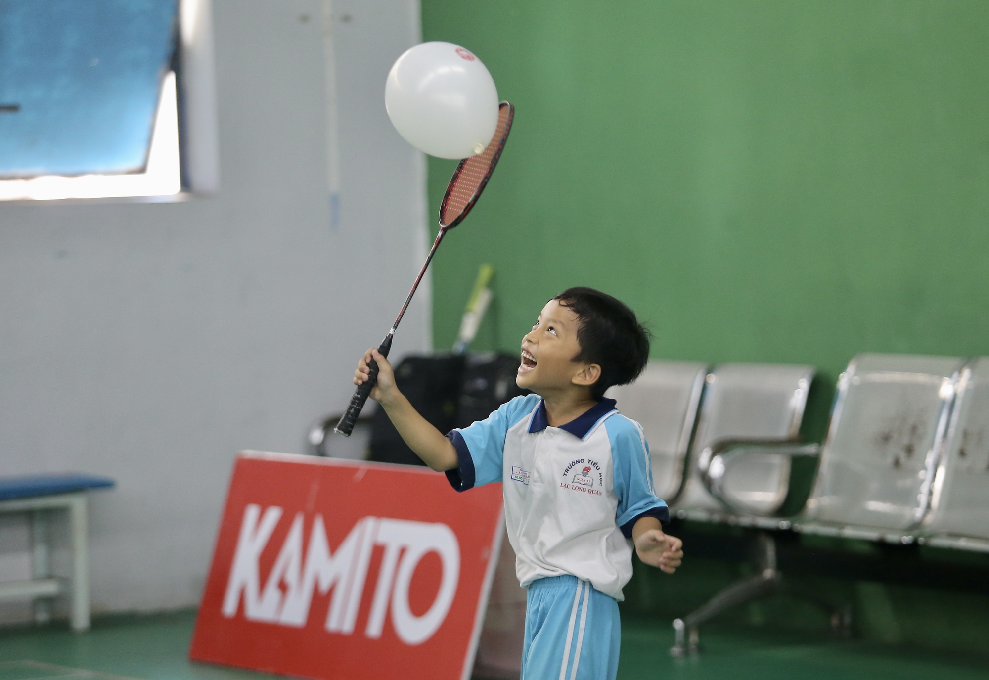 Trẻ em Sài thành vui chơi thoả thích tại “Ngày hội cầu lông hè 2023” - Ảnh 6.