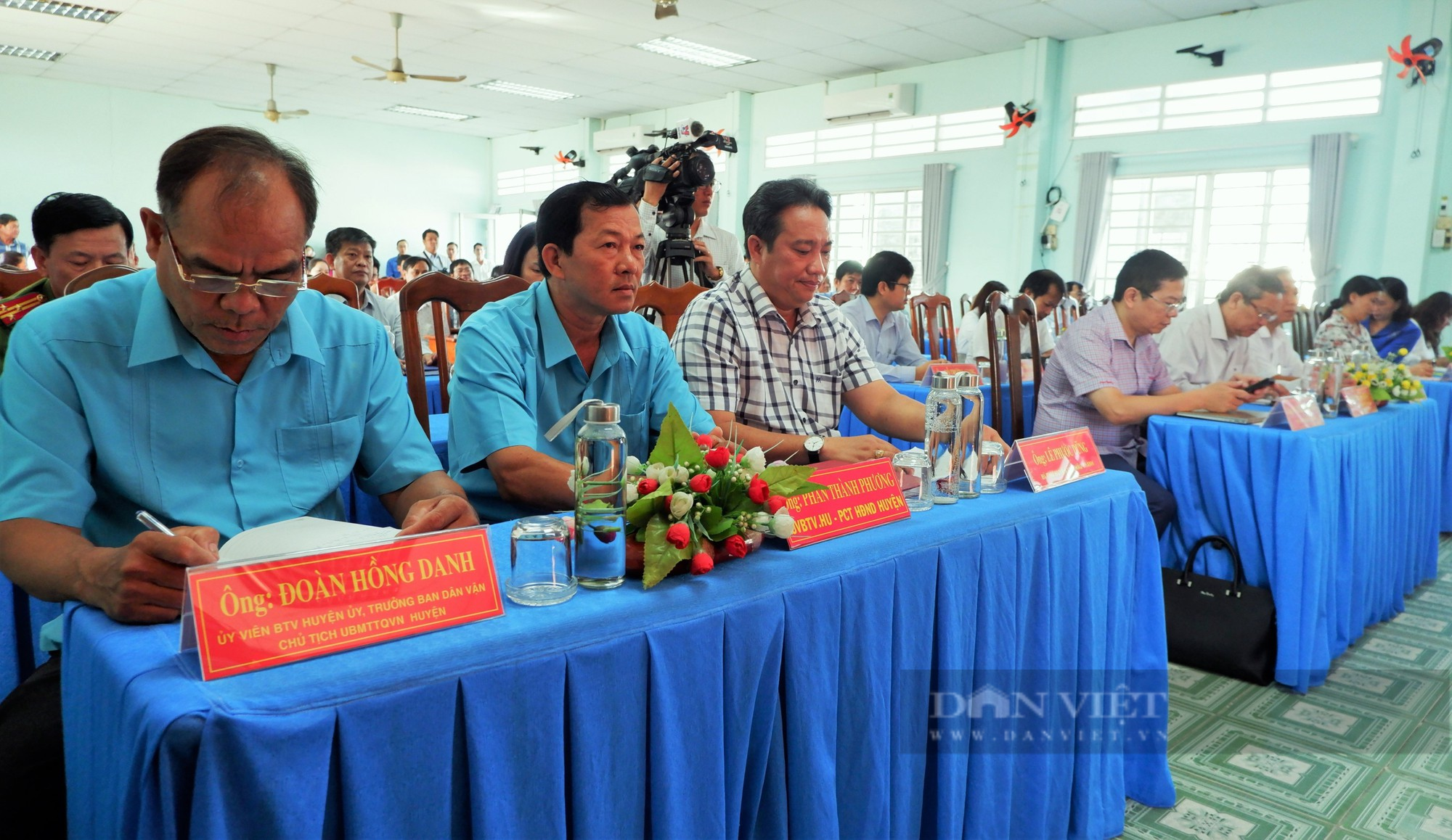 Phó Chủ tịch nước Võ Thị Ánh Xuân và đoàn ĐBQH tỉnh An Giang tiếp xúc cử tri tại An Giang - Ảnh 2.