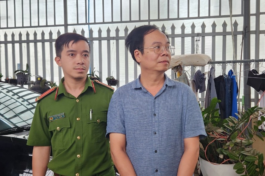 Tạm giam Giám đốc Chi nhánh Văn phòng đăng ký đất đai huyện Đạ Huoai để điều tra tội nhận hối lộ - Ảnh 1.