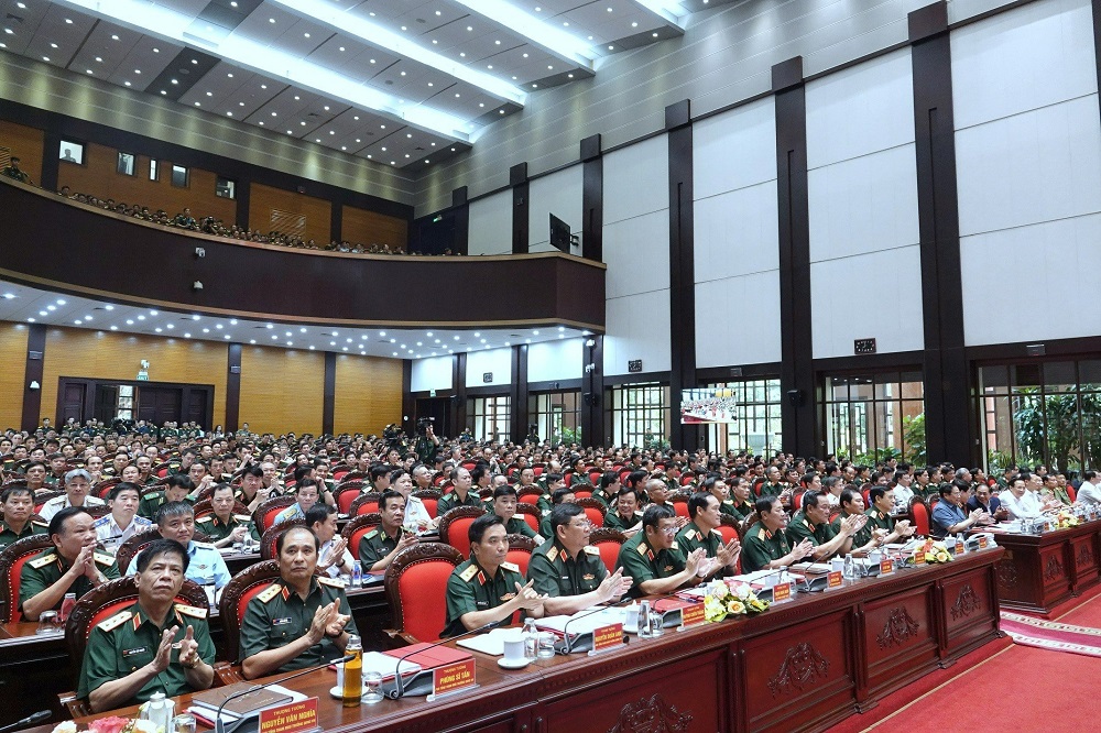 Thủ tướng yêu cầu quân đội “không lúng túng, chậm chễ” khi xử lý vấn đề đột xuất - Ảnh 2.