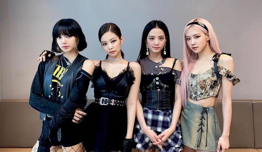 BTC concert BLACKPINK xin lỗi về bản đồ &quot;đường lưỡi bò&quot;, cho biết đã làm việc với Sở, Bộ - Ảnh 1.