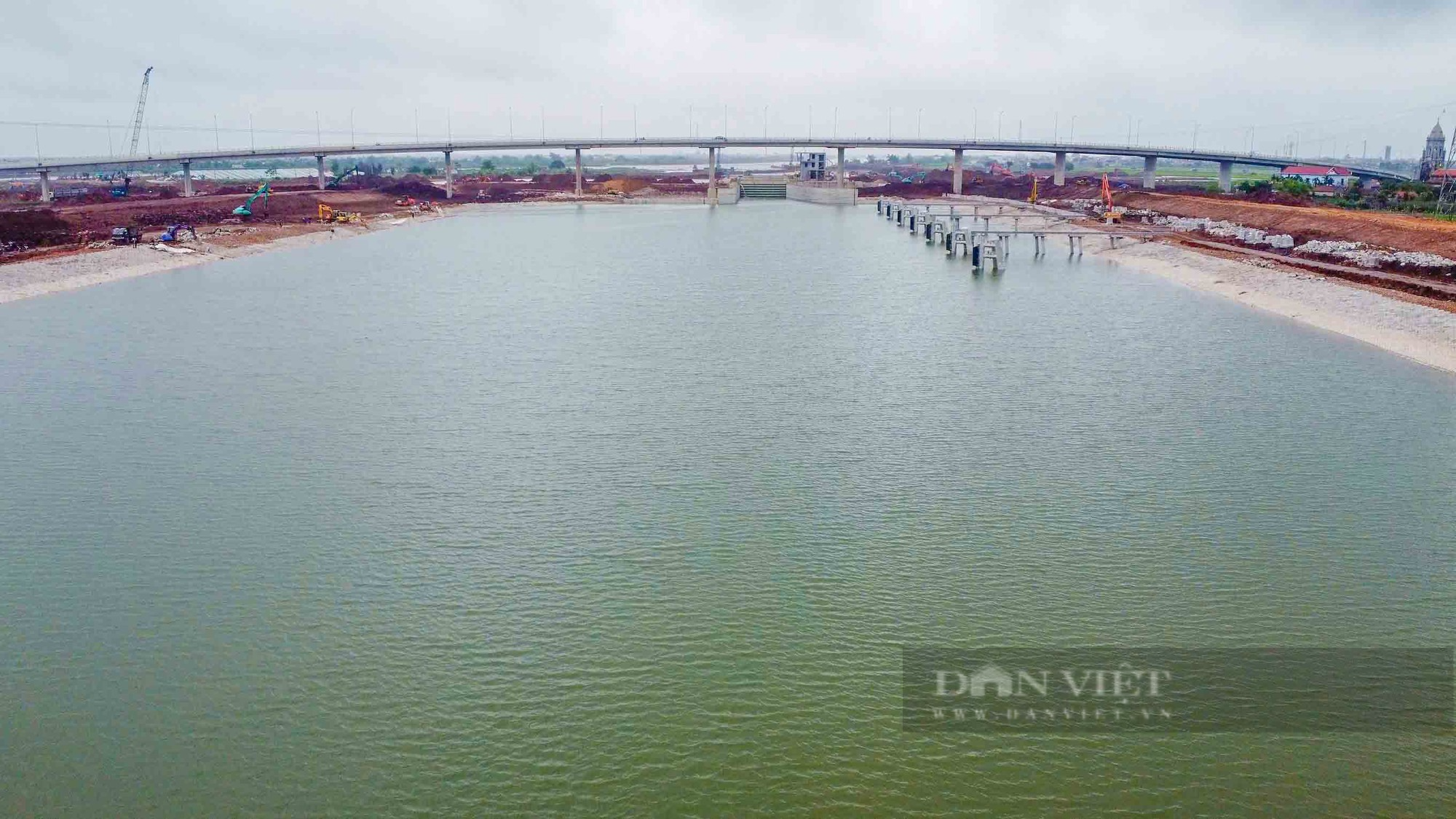 Chuẩn bị mở thầu dự án cầu vượt sông Đáy kết nối tỉnh Ninh Bình - Nam Định - Ảnh 1.