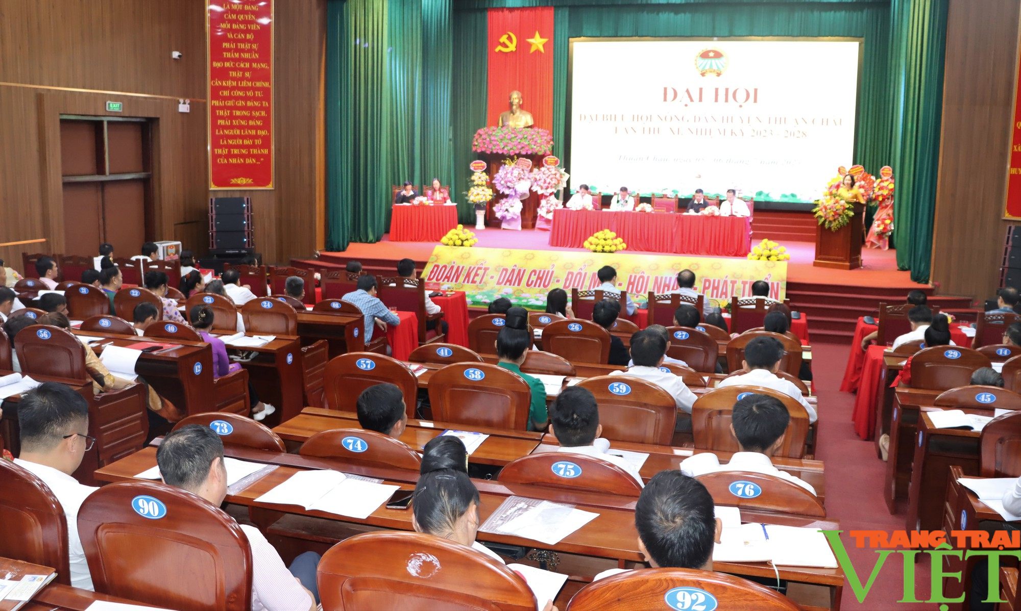 Bà Nguyễn Thúy Ngọc tái đắc cử Chủ tịch Hội Nông dân huyện Thuận Châu (Sơn La) - Ảnh 1.