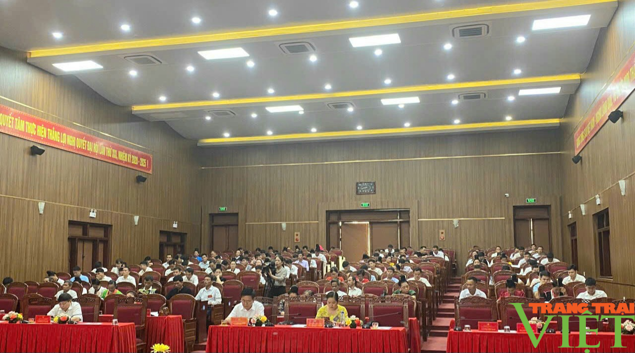 Bà Nguyễn Thúy Ngọc tái đắc cử Chủ tịch Hội Nông dân huyện Thuận Châu, tỉnh Sơn La - Ảnh 2.
