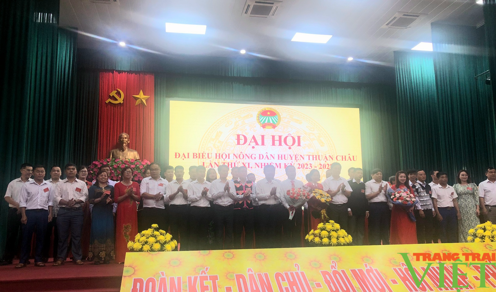 Bà Nguyễn Thúy Ngọc tái đắc cử Chủ tịch Hội Nông dân huyện Thuận Châu, tỉnh Sơn La - Ảnh 5.