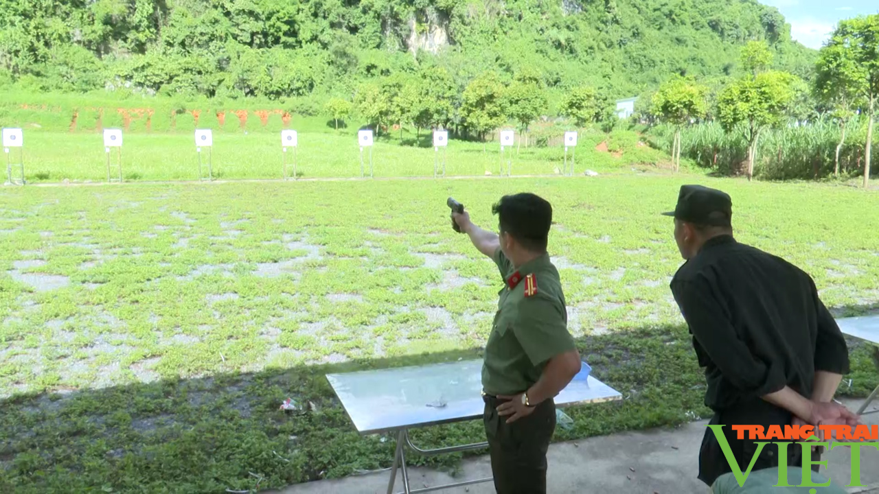 Hội thi bắn súng quân dụng lực lượng Công an Sơn La  - Ảnh 4.