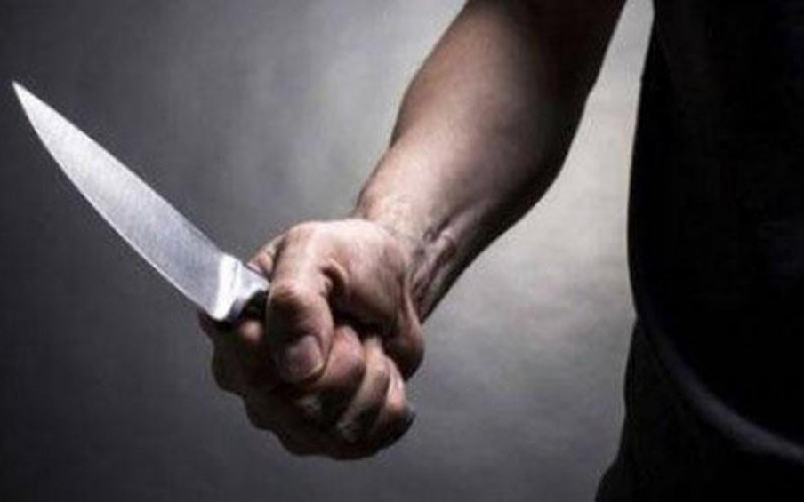 TIN NÓNG 24 GIỜ QUA: Xử phạt kẻ sàm sỡ nữ chủ quán cà phê; con trai dùng dao đâm chết cha ruột