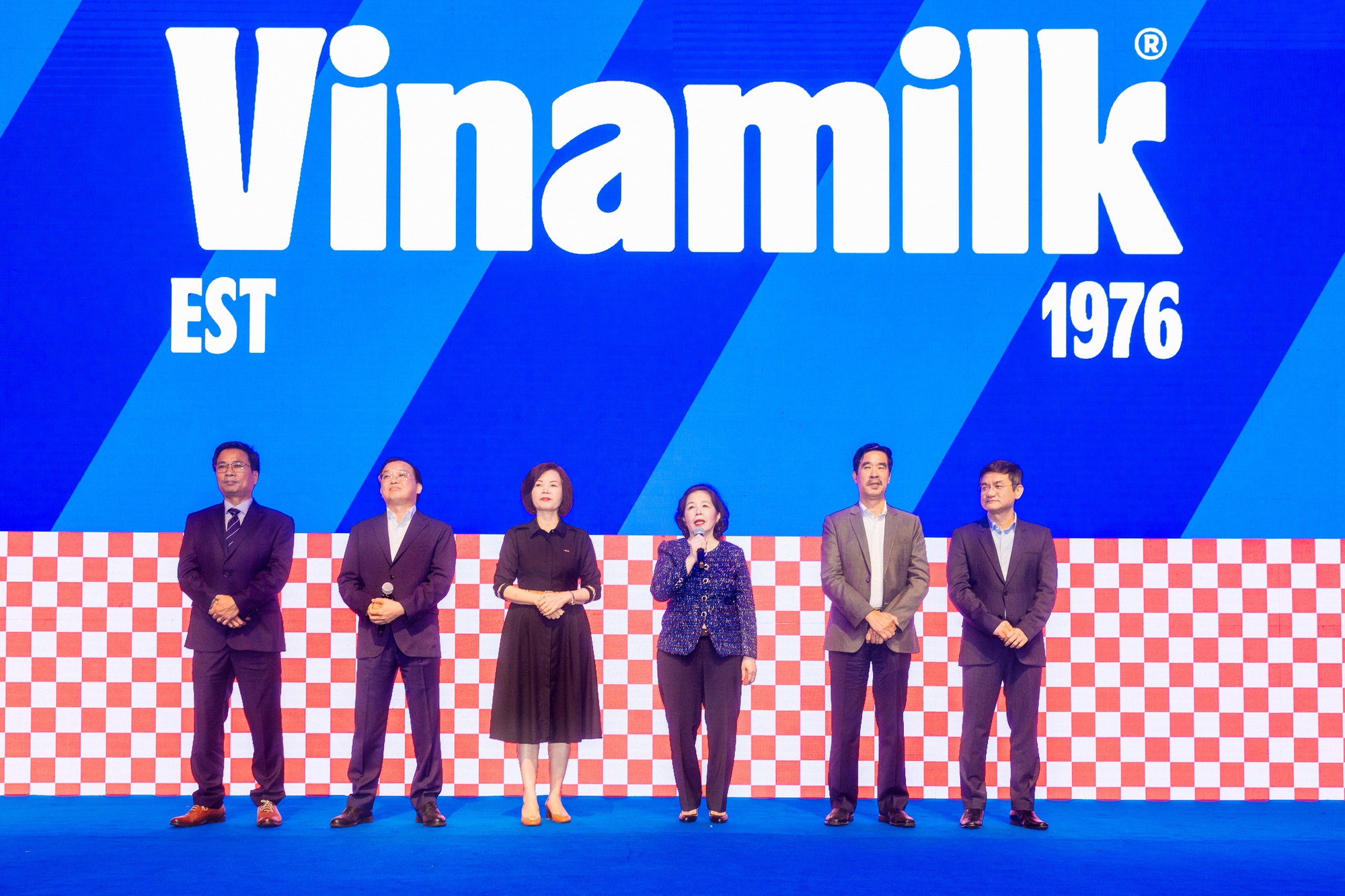 Logo mới của Vinamilk - Ảnh 2.