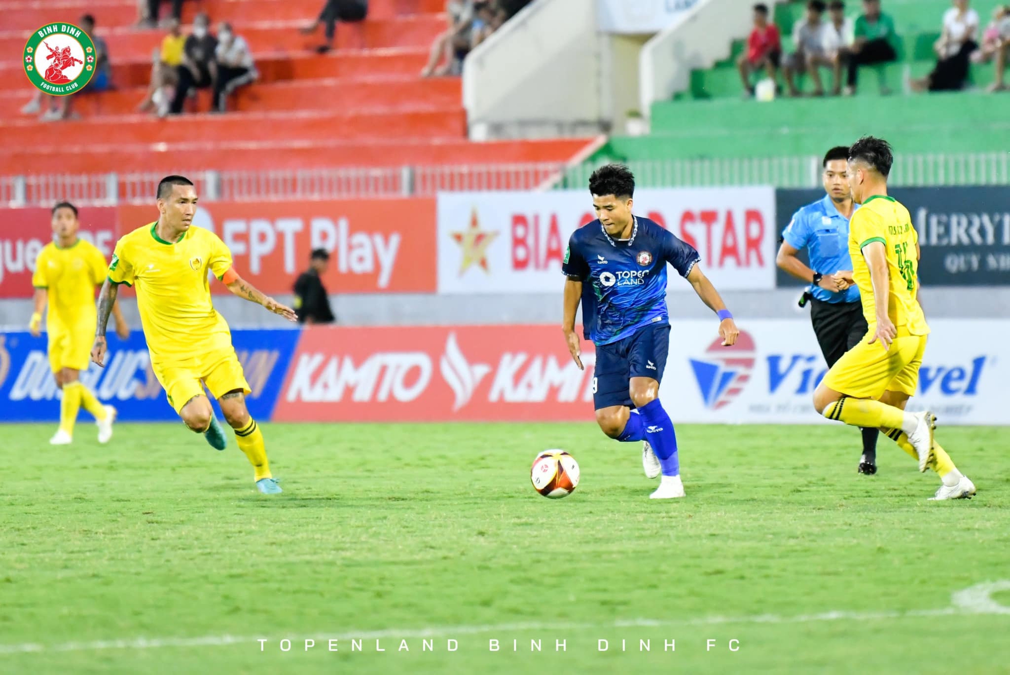 Kết quả vòng 1/8 Cúp Quốc gia 2023: Topenland Bình Định thắng “đấu súng” trước Quảng Nam - Ảnh 3.
