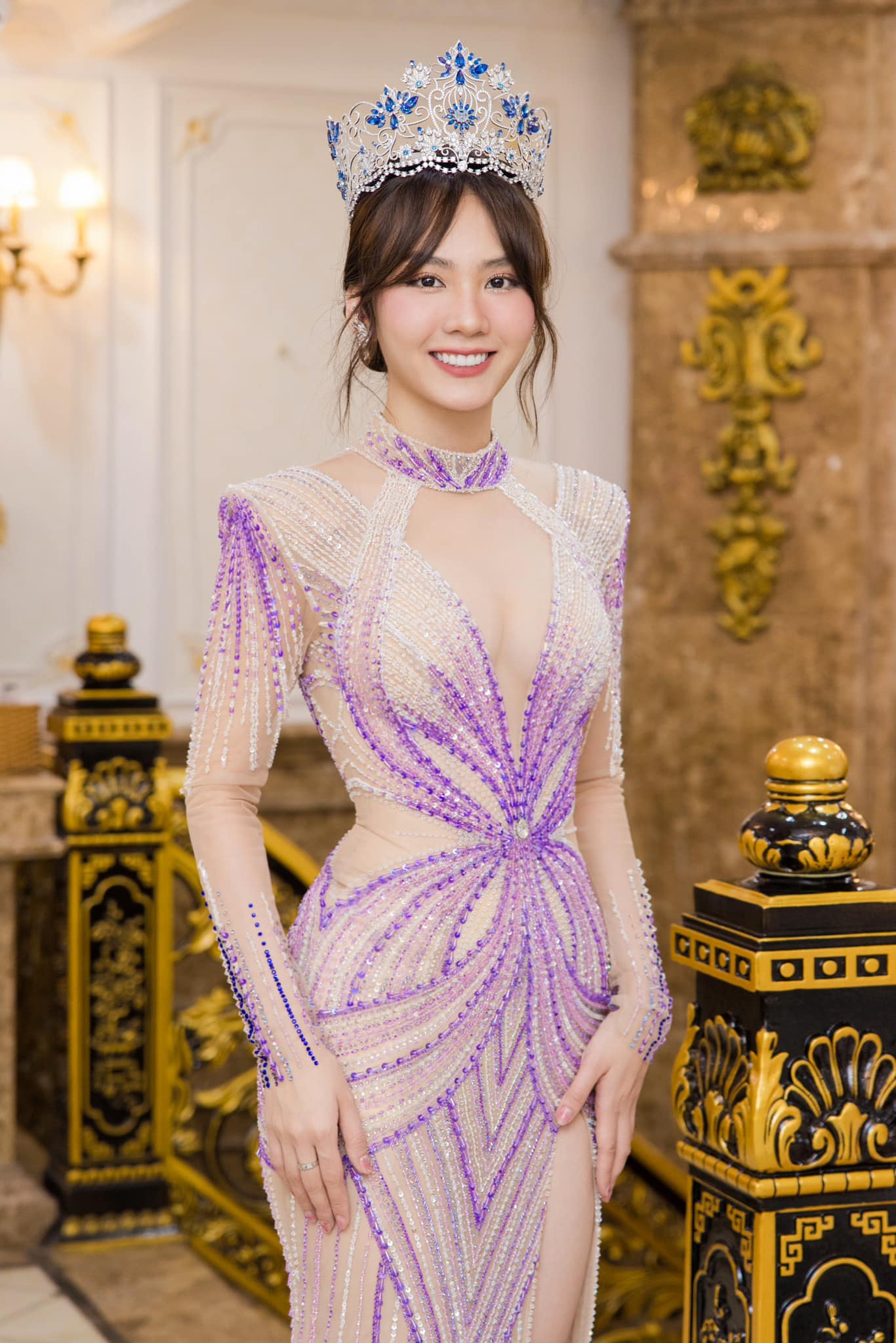 Vương miện Miss World Vietnam 2023 giá bao nhiêu khi bị chê &quot;xấu hơn bản của Hoa hậu Mai Phương&quot;? - Ảnh 5.