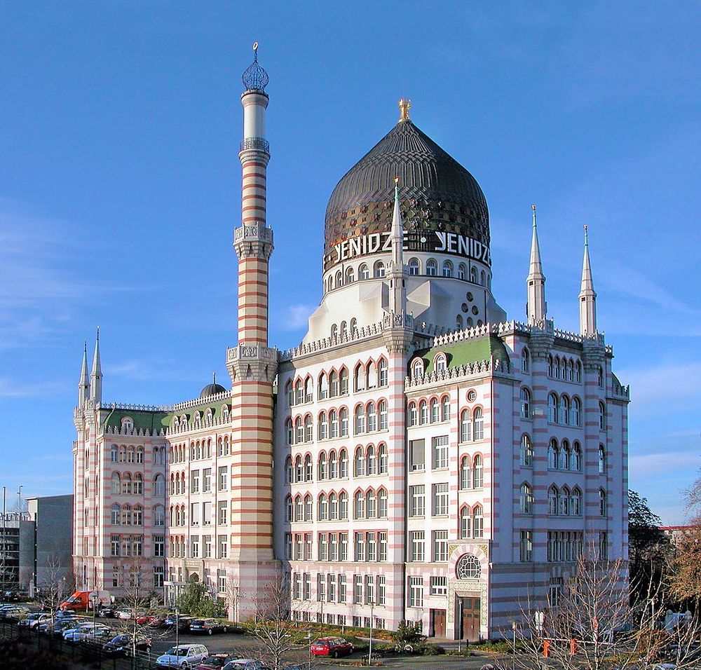 Đức: Nhà máy thuốc lá &quot;trá hình&quot; như nhà thờ Hồi giáo trong cổ tích hút du khách - Ảnh 1.
