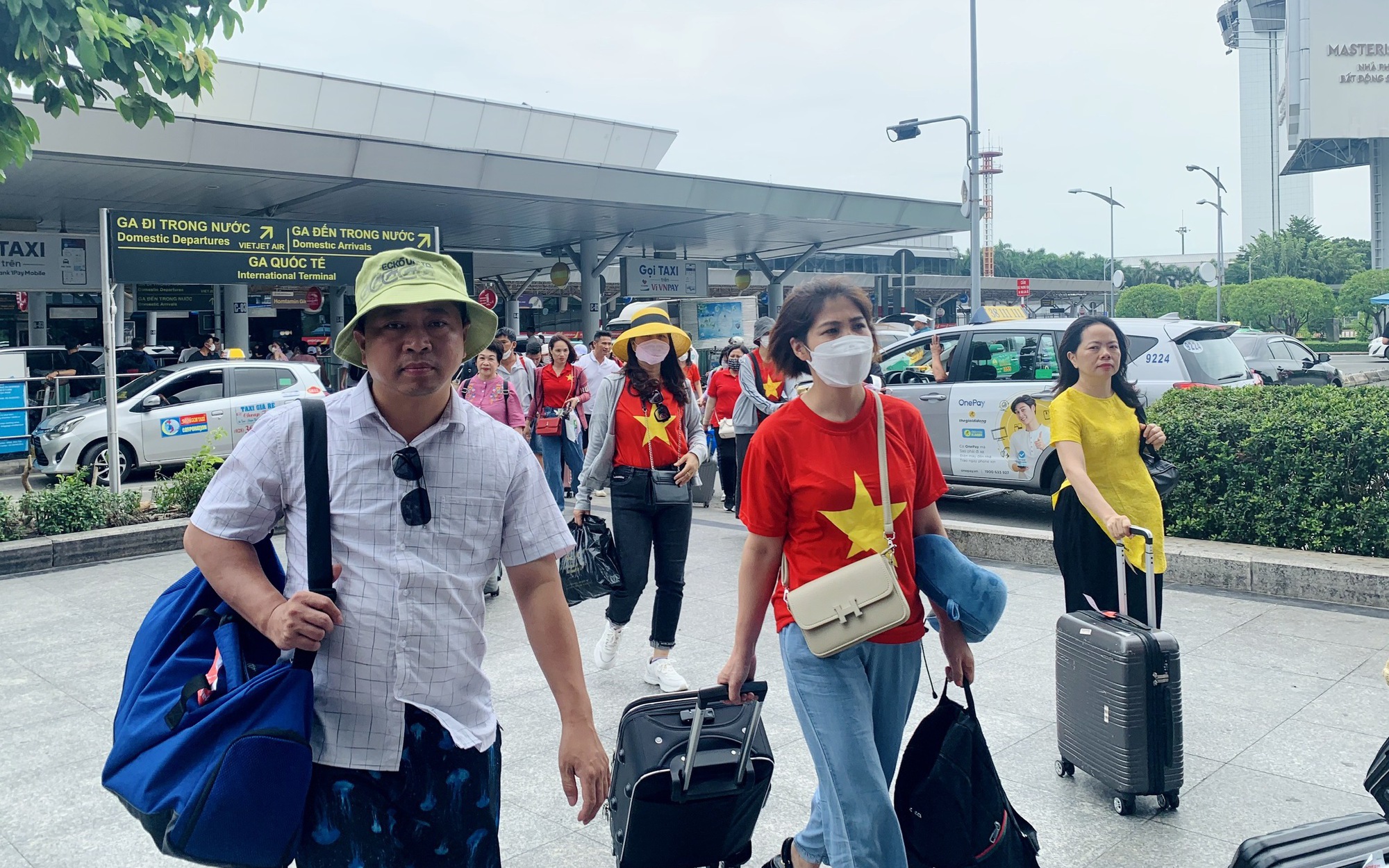 Siết việc tuân thủ an toàn bay tại sân bay Tân Sơn Nhất trong cao điểm hè