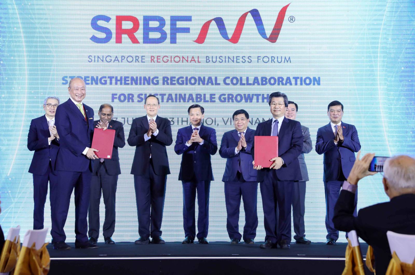 Hàng trăm doanh nghiệp Singapore và nước ngoài hào hứng tìm kiếm cơ hội kinh doanh tại Việt Nam - Ảnh 1.