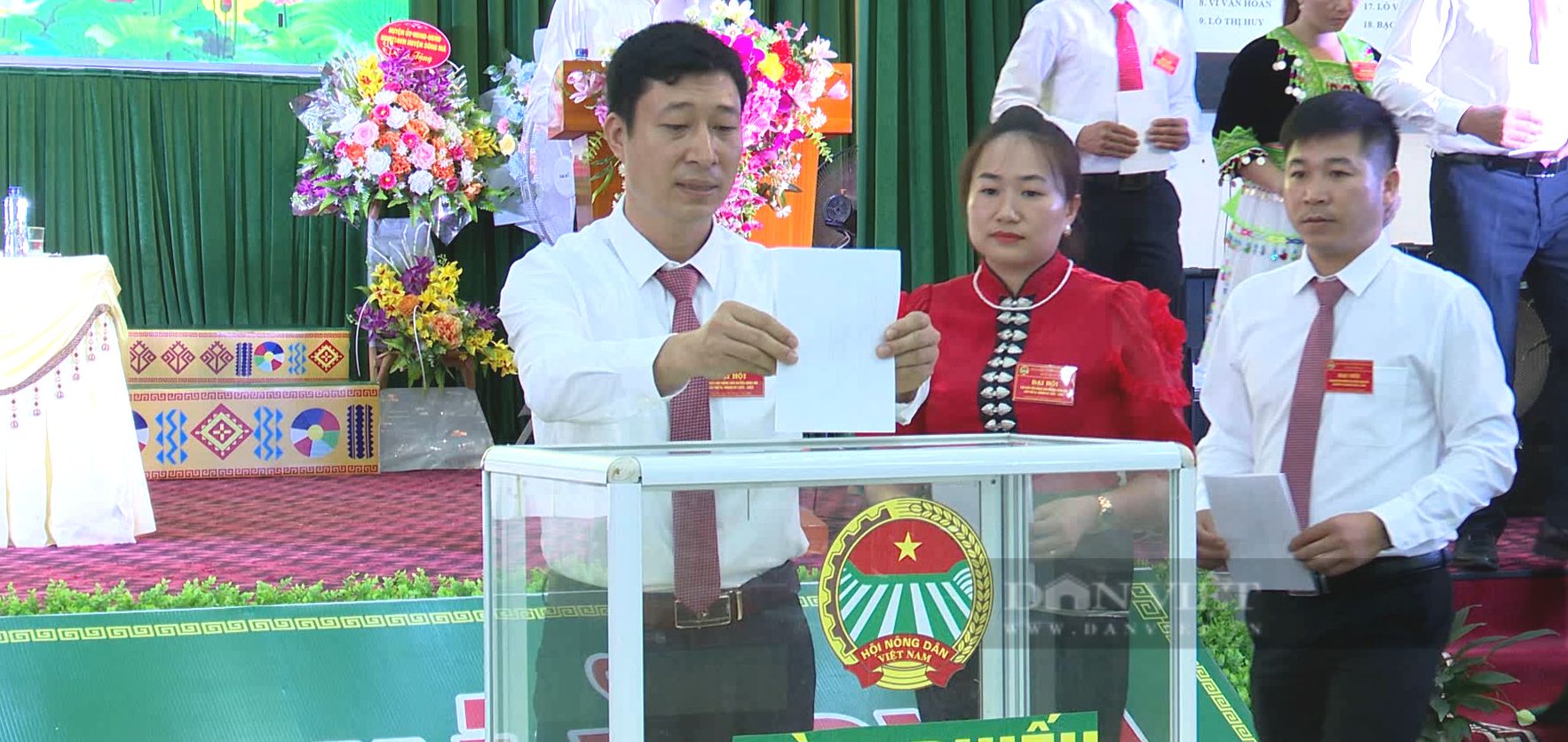 Ông Lê Văn Quân tái cử Chủ tịch Hội Nông dân huyện Sông Mã - Ảnh 9.