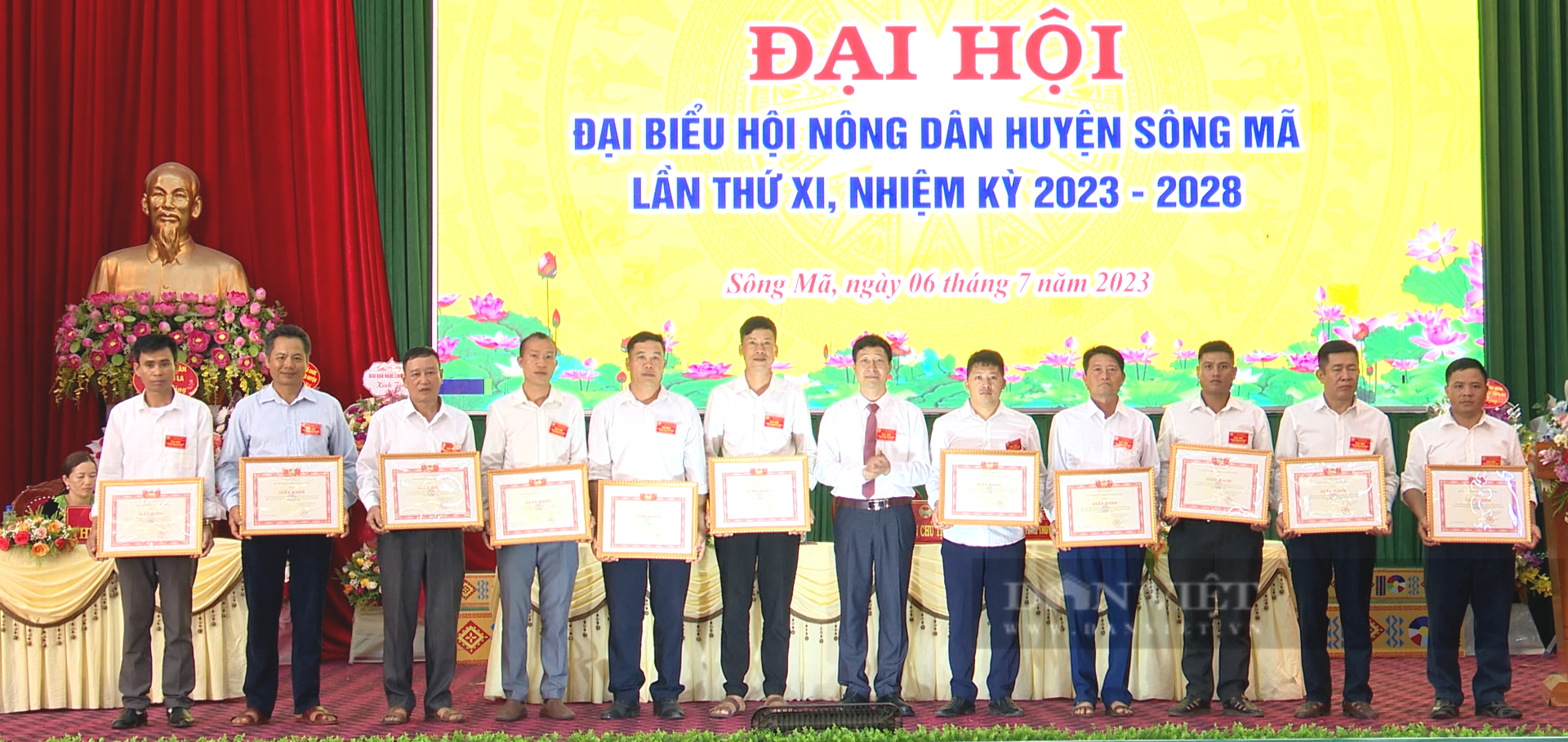 Ông Lê Văn Quân tái cử Chủ tịch Hội Nông dân huyện Sông Mã - Ảnh 11.