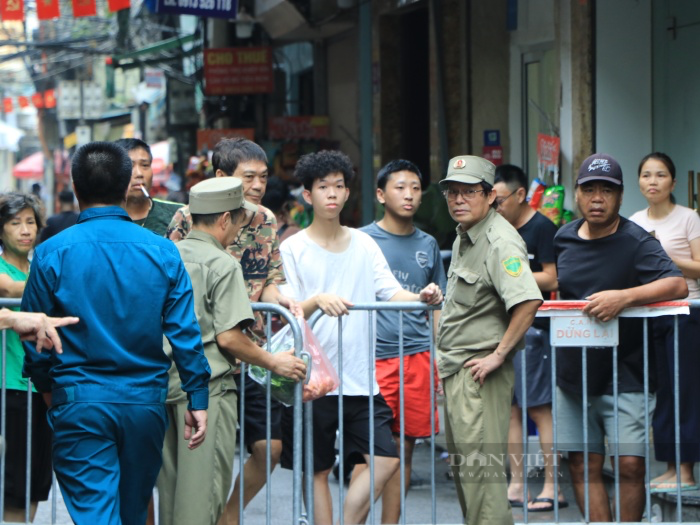 Danh tính 3 người thân trong gia đình tử vong trong vụ cháy ở ngõ Thổ Quan, Hà Nội - Ảnh 4.