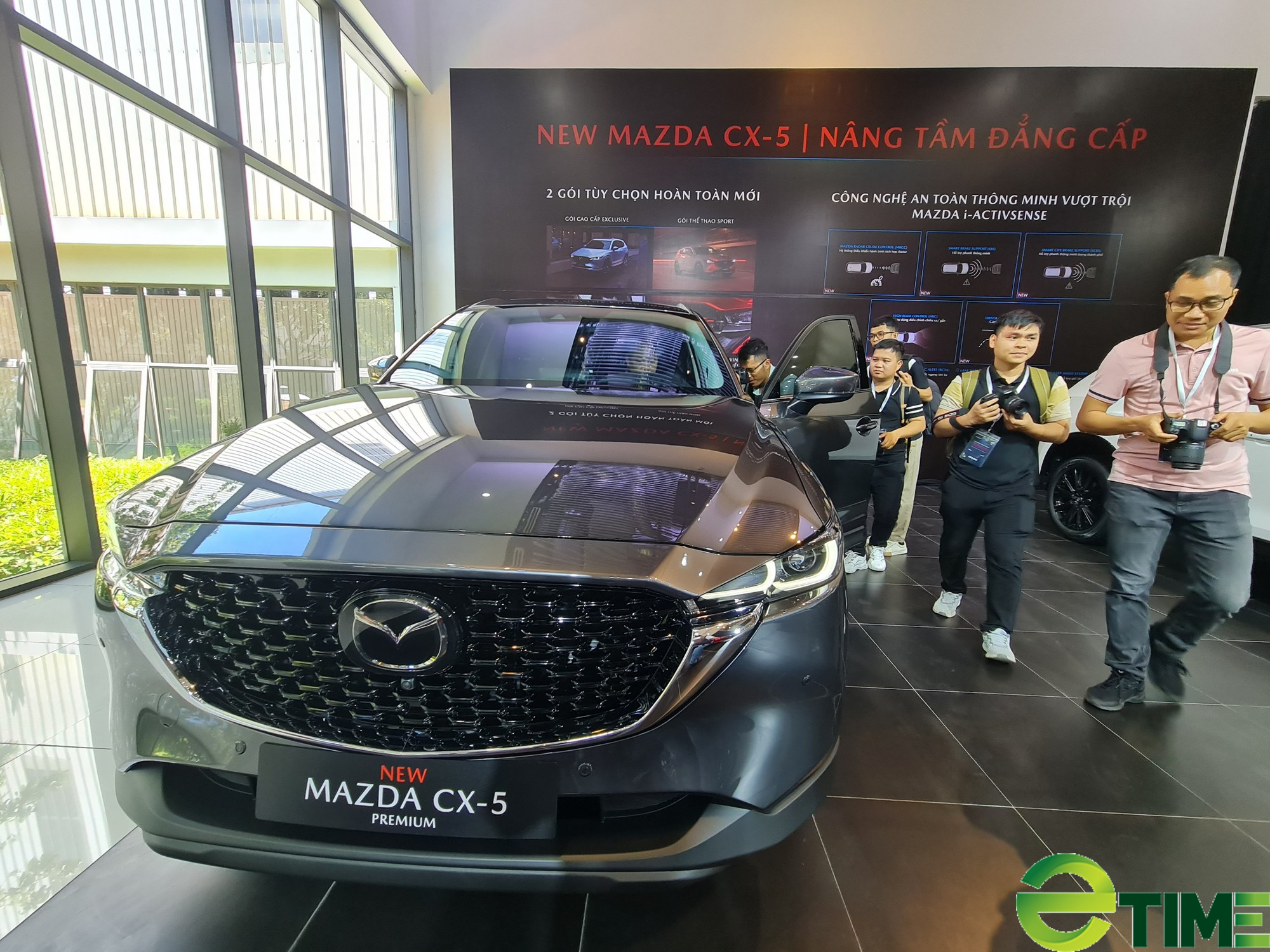 Tỷ phú Trần Bá Dương ra mắt dòng xe New Mazda CX-5 với giá 749 triệu đồng - Ảnh 6.