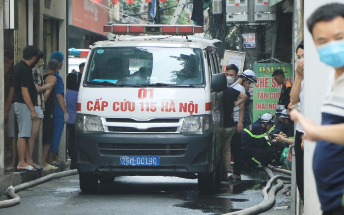 Vụ cháy nhà 5 tầng ở ngõ Thổ Quan, Hà Nội: 3 người trong gia đình tử vong