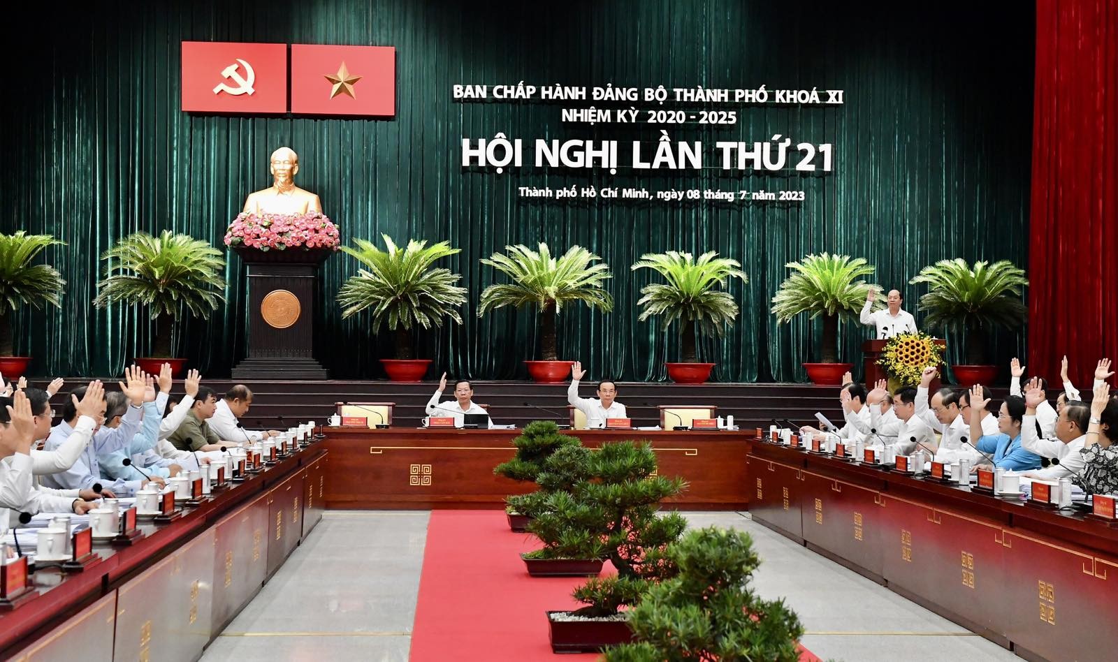 Bí thư TP.HCM Nguyễn Văn Nên: Tạo đột phá  từ Nghị quyết 98 - Ảnh 1.