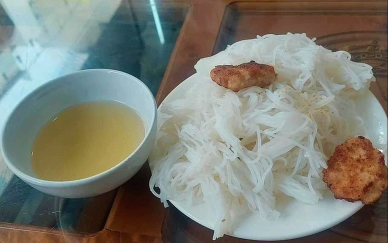 Suất cơm bụi 160.000đ ở Hà Nội: Hàng loạt quán chặt chém bị tẩy chay - Ảnh 4.