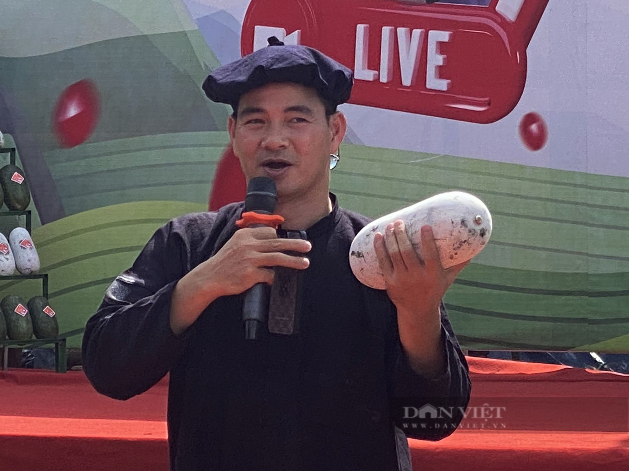 Bất ngờ chương trình Livetream mang về gần 10.000 đơn hàng Bí xanh thơm của Nghệ sĩ Xuân Bắc - Tự Long tại Bắc Kạn - Ảnh 3.